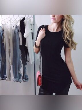 Black Curved Hem Short Sleeve Top / S / Excellent Condition! / 11thstreet